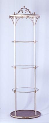 Leaf Round Etagere