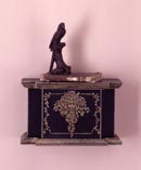 Box Wall Pedestal